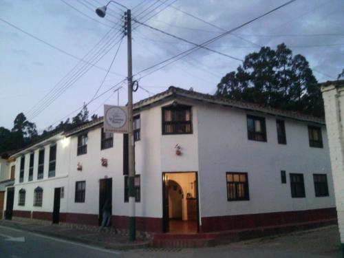 El edificio en el que está el hotel