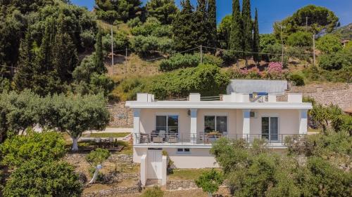 Thomas & Elena Holiday House