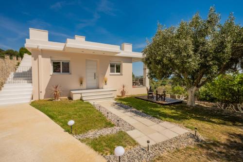 Thomas & Elena Holiday House