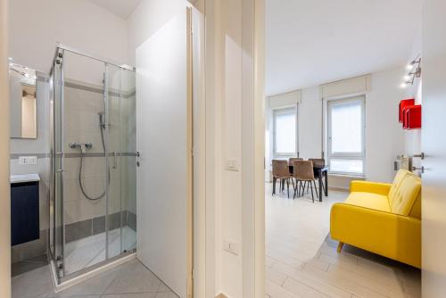 Bright Apartments near Metro Tolstoj - Easy City Centre and Linate Access