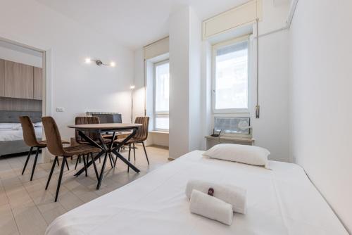 Bright Apartments near Metro Tolstoj - Easy City Centre and Linate Access