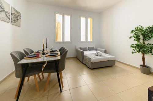 DIN132F - Piso de 2 dormitorios y 3 baños en el Centro de Madrid - Alquiler temporal