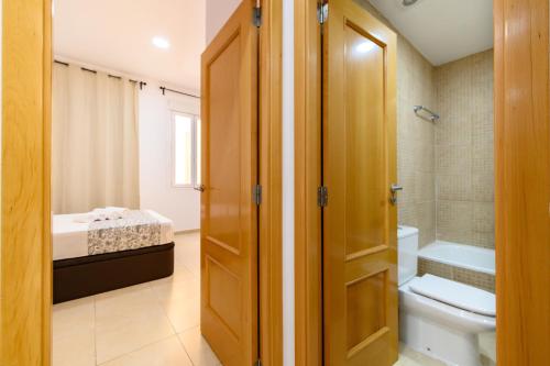 DIN132F - Piso de 2 dormitorios y 3 baños en el Centro de Madrid - Alquiler temporal