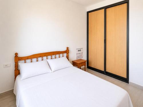 Turyva Tarongers 3 - Modern 2 Bed Holiday Apartment for Families & Couples