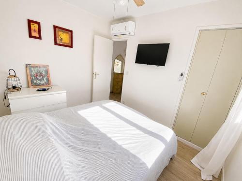Air-conditioned villa with Swimming pool and terrace Porte du village naturiste