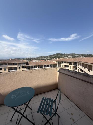 Charmant Studio avec Terrasse, Proche Plages et Gare Cannes, Clim