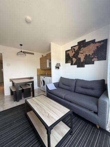 Charmant Studio avec Terrasse, Proche Plages et Gare Cannes, Clim