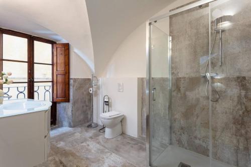 Charming Oltrarno Historic 3 Bedrooms Apartment