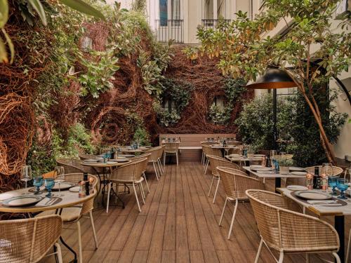 Only YOU Boutique Hotel Madrid — Balcony/Terrace