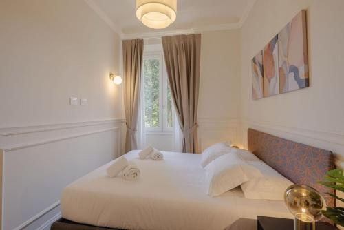 Elegant and bright apartment Laura II