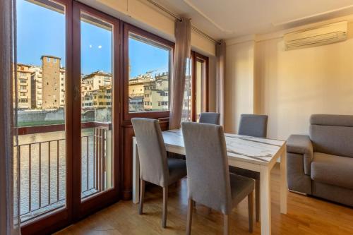Stunning Apartment with View of Ponte Vecchio