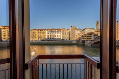 Stunning Apartment with View of Ponte Vecchio
