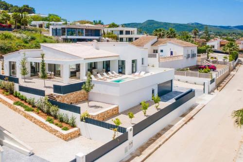 Villa Casa Pi by Villa Plus