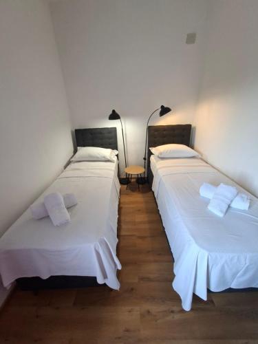 Apartments and Rooms "Almira"