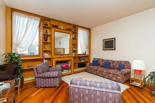 Гостиная зона в Very central apartment in historical 1600 Palace with lift within a few min walk from San Marco Square