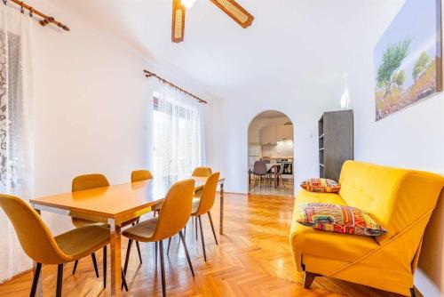 Apartment Adora A8 Baška