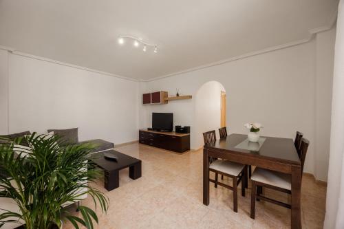 Sunny Central Torrevieja Apartment, 3 Bedrooms, Pool and Beach