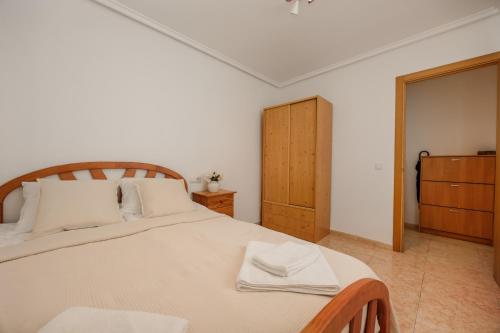 Sunny Central Torrevieja Apartment, 3 Bedrooms, Pool and Beach