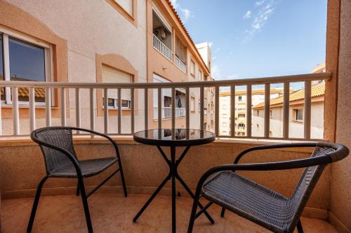 Sunny Central Torrevieja Apartment, 3 Bedrooms, Pool and Beach