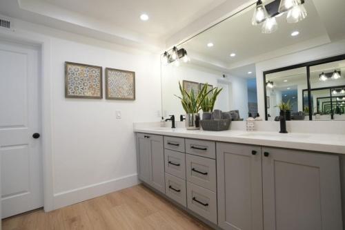 Billede fra billedgalleriet på Coming Mid-April 2023! Beautifully upgraded two-story home with backyard oasis i Placentia