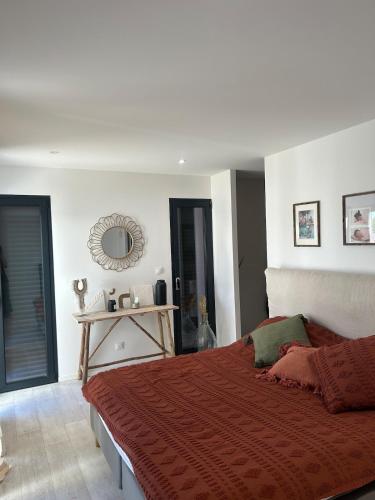 Maison Moderne avec piscine à 20 mn de bordeaux centre
