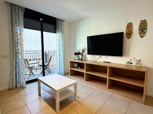 Tokyo Suite - Modern Apartment with Parking & Swimming Pool