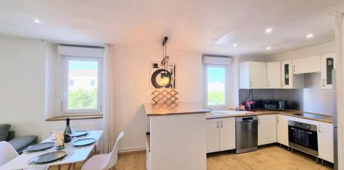 LE BARBUSSE Coeur de Ville Superbe Déco Climatisé