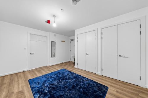 Wembley 2BR Spacious Modern Skyline View Sleeps 8 photo 17