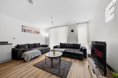 Wembley 2BR Spacious Modern Skyline View Sleeps 8 photo 33