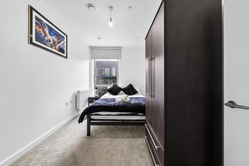 Wembley 2BR Spacious Modern Skyline View Sleeps 8 photo 12
