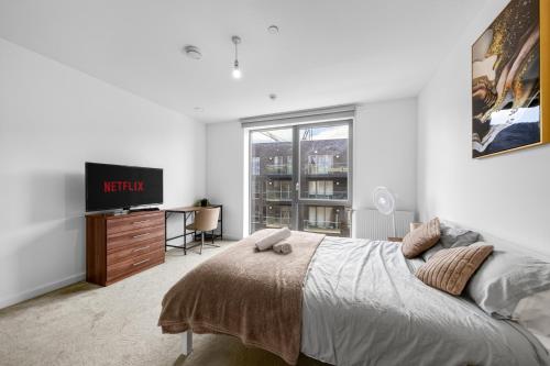 Wembley 2BR Spacious Modern Skyline View Sleeps 8 photo 5