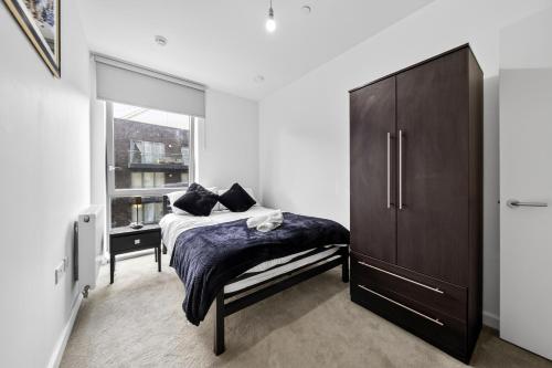 Wembley 2BR Spacious Modern Skyline View Sleeps 8 photo 10