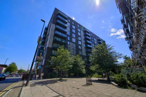 Wembley 2BR Spacious Modern Skyline View Sleeps 8 photo 39