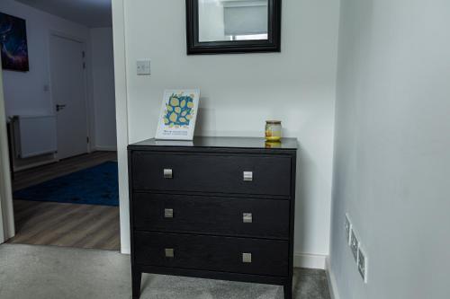 Wembley 2BR Spacious Modern Skyline View Sleeps 8 photo 38