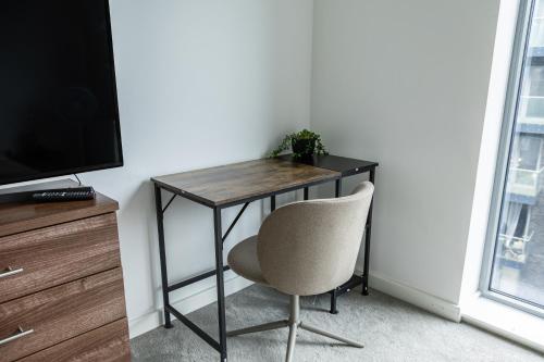 Wembley 2BR Spacious Modern Skyline View Sleeps 8 photo 40