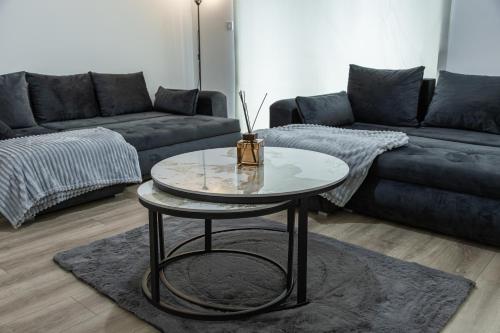 Wembley 2BR Spacious Modern Skyline View Sleeps 8 photo 44