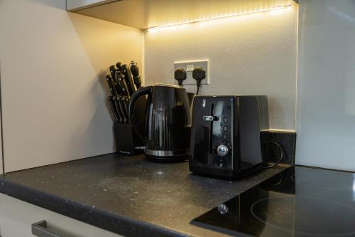 Wembley 2BR Spacious Modern Skyline View Sleeps 8 photo 48