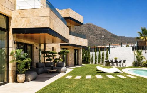 Luxury Modern Villa with Private Pool and Rooftop Terrace