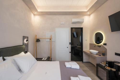 CAVO III Luxury Boutique Rooms