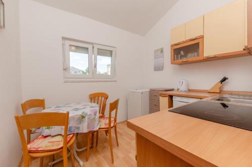 Apartment Summer Break