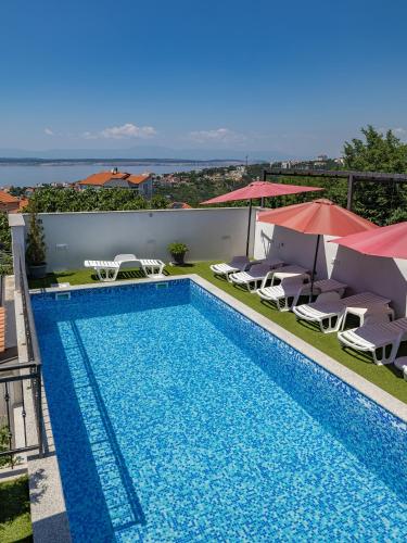 Apartments with swimming pool Crikvenica - 12116