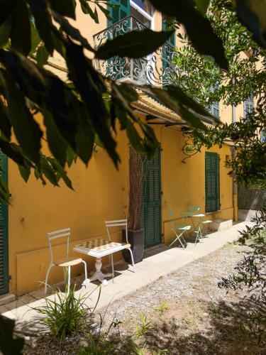 T1 - Cocon doré et jardin secret, Nice Libération