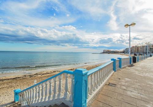 Cozy Apartment - 200m to Los Locos Beach, Parking, AC