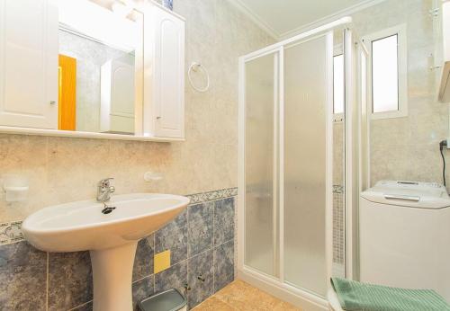 Cozy Apartment - 200m to Los Locos Beach, Parking, AC