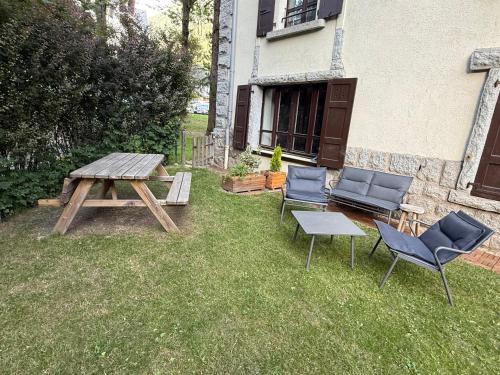 Refuge du Lyret Cozy Central Chamonix, Garden, Pkg