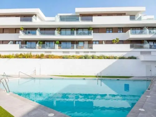Pool - FREE Parking - Balcony - Close to stores photo 1