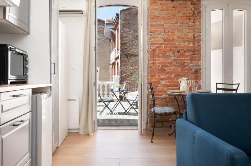 Appartment Climatisé - with AC & small cosy room - Private rare Terrace - Centre Toulouse