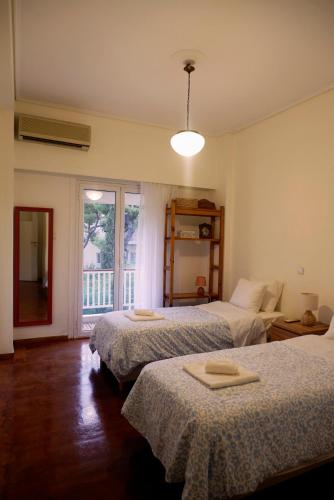 Cozy Athens Flat with Balcony