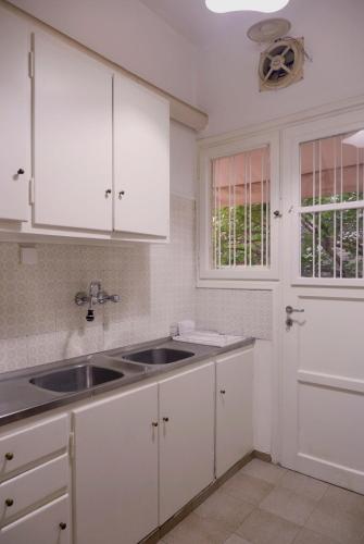 Cozy Athens Flat with Balcony