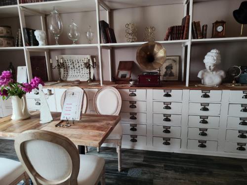 Chez Madame